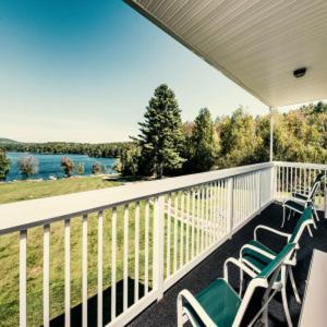 Crescent Lake Inn And Suites Wolfeboro Exterior foto